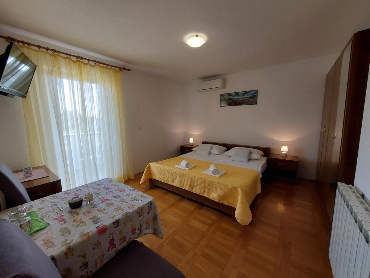 Apartmani Rahela Vodice Eksteriør billede